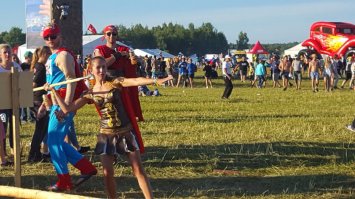 Ну чтож, как я понимаю, твое мнение строится и основывается только на мнении друзей и сам ты там никогда не был. Я лично присутствовал на нашествии в далекий 2004 студентческий для себя год и принял решение больше никогда не посещать данное мероприятие пока я не решил год назад поменять свое мнение и не поехал на нашествие 2015. И я ни@я не пожалел. Все дело в компании и в настроении. Если вы, уважаемый, и ваши друзья унылое говно - сидите дома. Но говорить, что нашествие сборище наркоманов и проституток не побывав там - это тупо. Я говорю за себя, свою жену и компанию из человек 50, которых я лично знал на фестивале 2015 и 2016.