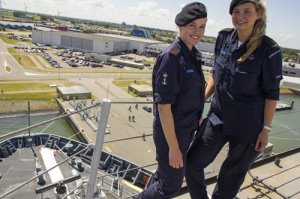 фотограф, который не смог раскрепостить моделей :) есть и другие фотографии