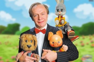 Помнится, и во времена моего детства были ведущие-мужчины, так что не надо ля-ля! И дядя Володя и дядя Юра, с ходу могу припомнить! А периодически захаживал Амаяк Акопян, и его "Сим Салябим" тоже никого не травмировал!