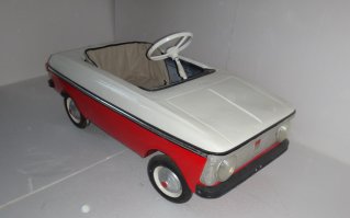 Этот кабриолет был серийным - и он еще меньше