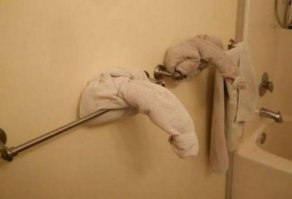 Когда не оставил чаевых горничной