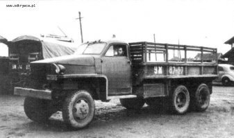 ...ошибка вкралась, на 4 фото GMC CCKW 353, не Studebeker US-6. Разница видна по передним крыльям. Вот Студер