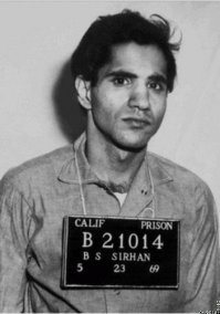 Лев Троцкий, революционер-марксист: убит 21 августа 1940 года Рамоном Меркадером

Лев Троцкий был марксистом - революционером и теоретиком, советским политическим деятелем, основателем и первым руководителем Красной Армии. Он был одним из основателей партии большевиков. Наряду с Лениным, Зиновьевым, Каменевым, Сталиным, Сокольниковым и Бубновым Троцкий был одним из семи членов первого Политбюро, основанного в 1917 году для руководства большевистской революцией.
Идеи Троцкого легли в основу троцкизма, крупной школы марксистской мысли, которая выступила против теории сталинизма. После безрезультатной попытки убить Троцкого в марте 1939 года Сталин поручил общую организацию убийства НКВД.