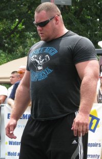 ярко выраженная челюсть, тестостерон?))