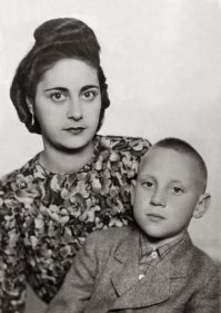 Володя Высоцкий с мачехой