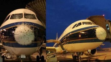 Боинг после посадки в град)