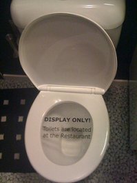 Пожилая посетительница в музее заполнила «кроссворд» стоимостью 116 тысяч долларов