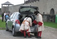 А это Нарва, Эстония, Германский замок. У нас там постоянно какие-то сражения. Иногда пару раз в неделю.