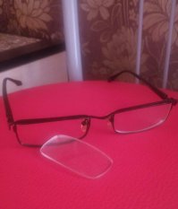 А вот мои очки, в которых смотрю телевизор. Стекло выпадает, когда с мужем смотрим комедию или ужастики))