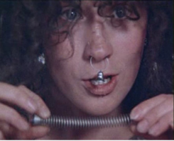 Оказывается, создатели фильма "Кин дза дза" не только сделали замечательный фильм, но и заглянули на десятилетия вперед в плане моды)