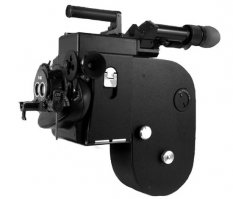 Севастополь, ну почему вы такой зануда!! Да были в Союзе полнометражные фильмы вот например "Алеко" 1953 года ....(скрины ниже) потом были "Робинзон Крузо" "Концерт" и еще более 5-ти десятков фильмов разного направления. . В 1955 году открываются кинотеатры во всех больших городах..Ленинград, Астрахань, Москва, Сочи, Ялта .Новый шаг в развитии стереоскопического кино был сделан в 1963 году. Именно тогда в кинотеатре «Рекорд» был показан стереофильм «Вечер в Москве», снятый по новой поляроидной технологии. Его показ шел с использованием двух синхронизированных аппаратов.

А затем пришла очередь новой системы, которая стала для своего времени революционной. Она называлась «Стерео 70» и была настолько удачной, что в 1991 году ее создатели получили специальный приз Американской киноакадемии «Оскар» в номинации «За технические достижения».....я многое могу, что расказать, вы только спрашивайте, а не лезьте, что говорится в бутылку)))) Кэмерону привет от Голдовского и Иванова, которые стояли у истоков советских стерео разработок...