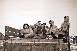 В Исландии делают машины??? Че за херня?Грузовик для туристов? В СССР такое уже было...