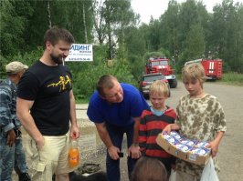 Только вчера очередного грибника из леса доставали, а за пару дней до этого детей искали 7 и 9 лет, а всё туда же, по грибочки....

Уходя в лес, не забывайте брать с собой ЗАРЯЖЕННЫЙ!!! телефон и хотя бы немного воды.
Если заблудились, не высаживайте телефоны, звоните 112 или сразу в Поисково Спасательные Отряды типа ПСО Лиза-Алерт 8-800-700-54-52