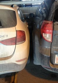 Бэха с левым рулём,РАВчик может быть и праворуким. Так что все норм