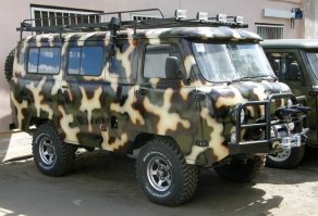 Кажется производители стали забывать,как должен выглядеть внедорожник для рыбалки или охоты!
Куда же интересно проедет Бентли,только если к водоёму с платной рыбалкой,где все вокруг заасфальтировано!?
По мне,внедорожники для рыбалки или охоты должны выглядеть вот так!