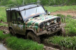 Кажется производители стали забывать,как должен выглядеть внедорожник для рыбалки или охоты!
Куда же интересно проедет Бентли,только если к водоёму с платной рыбалкой,где все вокруг заасфальтировано!?
По мне,внедорожники для рыбалки или охоты должны выглядеть вот так!