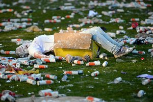 мне одному кажется какбудто сто немцев над ней поработало)))))