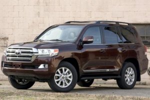 >>>похитить двухлетнюю служебную Toyota Land Cruiser

200-й в таком кузове, как на картинке появился в октябре 15-го года (для Российского рынка), как он может быть двухлетним? Привезенный из-за бугра, или просто впихнули первую попавшуюся картинку для статьи по запросу LC200?