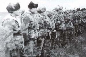 Это зимой 41-42-го годов немцы были одеты мягко скажем не по сезону, в последующие зимы фашисты одевались вполне достойно...