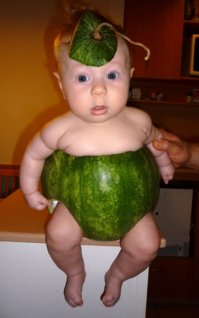 Вот арбуз-мальчик