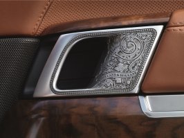 Range rover holland &holland впечатляет нафиг
а вот два сачка в чехлах - подсаки это, и вообще бентлик тухловат