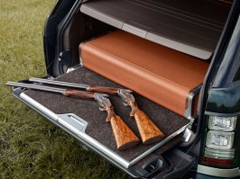 Range rover holland &holland впечатляет нафиг
а вот два сачка в чехлах - подсаки это, и вообще бентлик тухловат