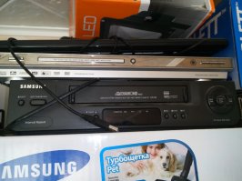 Согласен! И dvd и vhs уже прошлый век!! У меня они оба уже давно пылятся на балконе..