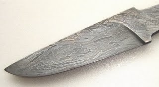Тот-же Баальбек и пирамиды якобы древних инков стоят-же себе. И никуда распыляться не собираются.
Кстати... Но поводу "железо не могло дойти". Сравните как-нить на досуге булат/технология которого безвозвратно утеряна и сейчас под него только стилизуют/ и ковку из металлических цепей и тросов ;-) И вспомните про "небесное железо", т.е. железо, пришедшее с неба, которое шыбка вумные ученые обозначили, как метеоритное 
Вообще, историк - такая забавная специальность, которая позволяет людям, не сведущим ни в одной из отраслей прикладных знаний, выступать окончательными экспертами во всех областях. Вы можете представить себе уважаемого технолога пищевого производства, говорящего "это очень вкусно и полезно, а то, что воняет, горчит, пересолено, шевелится и пытается Вас сожрать - это артефакты, не обращайте внимания".