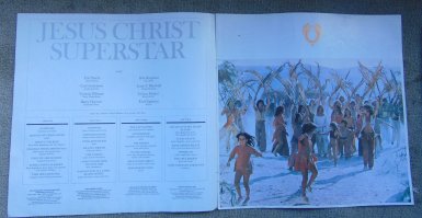 Как раз купил себе на память неделю назад в Бельгии. Причём, с вкладышем. Один из первых выпусков. Качество, конечно, уже не то. Но тут же дело в ностальгии...