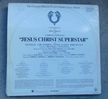 Как раз купил себе на память неделю назад в Бельгии. Причём, с вкладышем. Один из первых выпусков. Качество, конечно, уже не то. Но тут же дело в ностальгии...