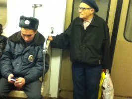 Нисколечки не шокирован, ибо ежедневно вижу вот такое в родном метро