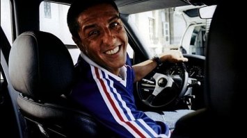 Такие суперкары не для ДОПов. Их место - трек, куда их привозят в трейлере, а зачастую прямо там и хранят в специальном гараже.