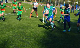 да ладно, у меня сын 6 лет тренируется из них 3 года вовсю играет в регби (просто эта школа рядом с домом и бесплатно + он сейчас в спортивном лагере от спортшколы) за всё время перелом мизинца на ноге и вывих кисти. имеет награды.
не жалуется, ходит с удовольствием.
ему только 11, но уже почти мужик.
а теперь это олимпийский вид спорта