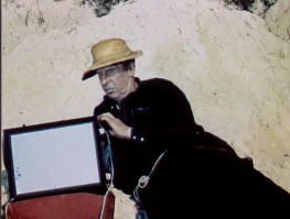 Прозорливость режиссера Евгения Шерстобитова в 1964 году. Снятый фильм по сказке А.Гайдара «Мальчиш-Кибальчиш» - эпизод из фильма напоминающий связь по Skype. (шутка)