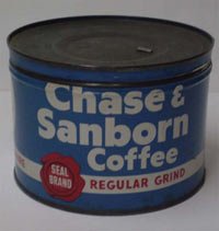 Это не раньше консервы так выглядели: вид у них был в своё время весьма приличный - это сейчас тогдашние консервы так выглядят