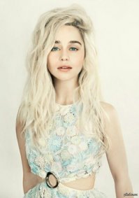 Эмилия Кларк