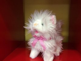 вот тоже заказанная в Китае красивая кошечка...видимо сама шла пешком)