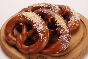 Мюнхен и окрестности Боденского озера в приоритете;)
Да,и дополню любимые немецкие быстровкусняшки
Карривурст повтор,фру Меркель просто для фона