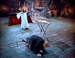 10 людей, которые хотели быть похожими на своих кумиров, но переборщили с пластикой