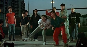 а кто помнит музыку из фильма "КУРЬЕР"?))