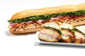 в Голландии хоть снег, хоть дождь - но футбол по расписанию ;) ну, и супербутерброды давно используются для всяких пати за пределами России