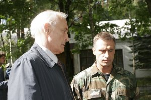 Да фильм хороший,патриотический.
Еще такая вещь- ведь есть еще сериал "Офицеры" с намеком- что это продолжение,да- и Лановой там есть  в своей же роли...Не скажу- о качестве- разные времена,разные герои,,,,