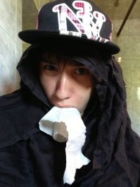 Тампон что ли запихнул? С местом промахнулся.