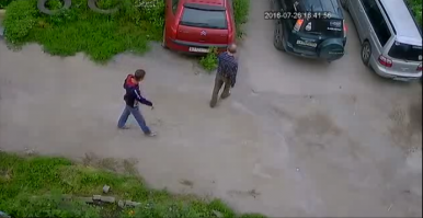 Вот тут особенно видно, как там узко 
Камаз влезет