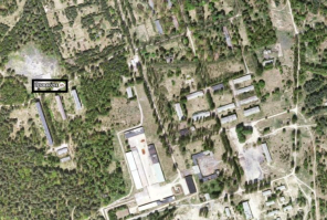 Эх, молодость прошла в борьбе за то, что нынешние немцы просто оставили гнить. 
С одной стороны - реально обидно. обидно, что тебя - малолетнего дол**еба, использовали взрослые умные дядьки в своих политических целях.
С другой стороны, понимаешь, что лучше пусть оно гниёт, чем выплеснется в атомную войну.
На фото - моя часть, в которой охраняли бригаду РВСН, которых в Германии "вообще не было". Мы охраняли несуществующие боеголовки, от атак "несуществующих средств ПРО". На одного сержанта приходилось три внештатных стукача, и один КГБ-ист, куратор.
Золотое было время :)