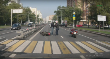 Ну вот эти точно педрилы, сразу лезут обниматься.