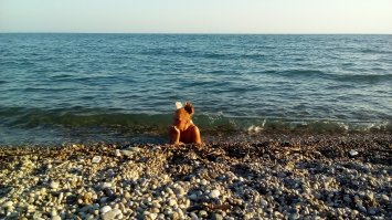 Абхазия, Новый Афон, 16.06-07.07.2016 года, народу мало, море чистейшее, места великолепные, цены приемлемые. В Крым не поеду.