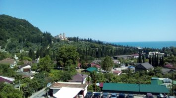 Абхазия, Новый Афон, 16.06-07.07.2016 года, народу мало, море чистейшее, места великолепные, цены приемлемые. В Крым не поеду.