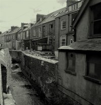 ну в Британии такое и сегодня не проблема увидеть. Надо будет  нафоткать и пост забомбить . Обязательно пофотографирую, а то если чье то выложу, так еще в суд потащат)) A пока вот вам для затравки))) :