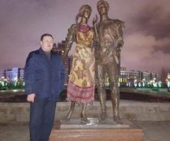 Какая заразная ху*ня.
На фото Астана, Казахстан - борцун за мораль.